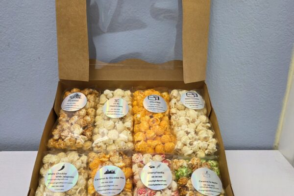 crazy-dog-kettle-corn-3-cups-snack-bags-8-pack