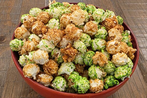 crazy-dog-kettle-corn-caramel-apple